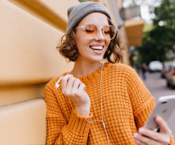 girl in yellow